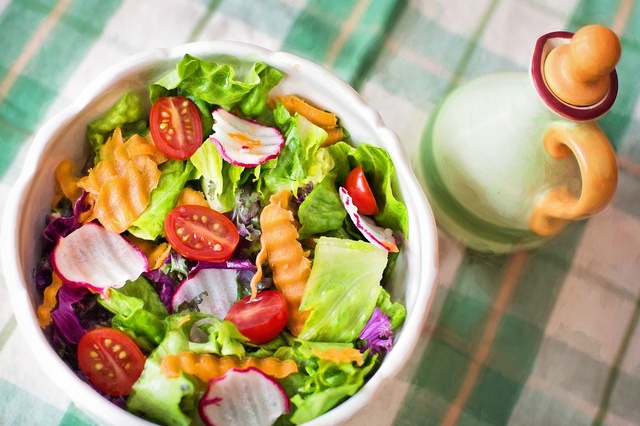 salad as a proposition to breastfeeding diet